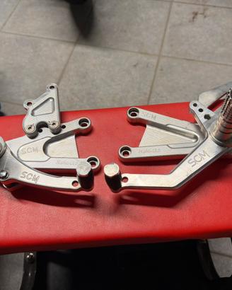 Pedane SCM aprilia RSV4