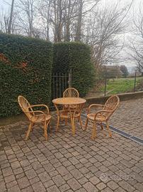 tavolo e 3 sedie in bamboo