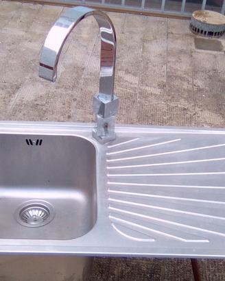 Lavello da cucina in acciaio inox