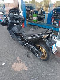 scooter yamaha  530