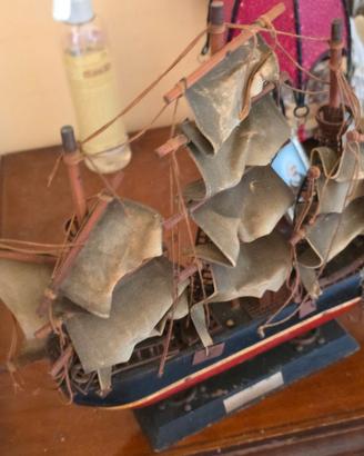 Barca a vela antica x amatori a modellino