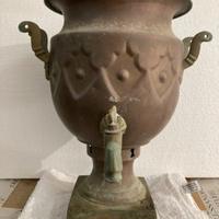 Vaso antico in rame e ottone.