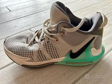 Scarpe Lebron Witness Nike da basket