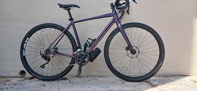 bici  gravel cannondale  taglia M