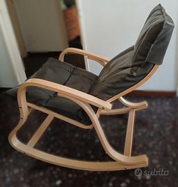 Poltrona a dondolo con cuscino imbottito grigio