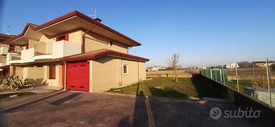 LATISANA Bifamiliare senza arredamento