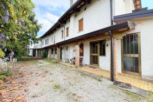 PORZIONE DI TRIFAMILIARE A VARMO