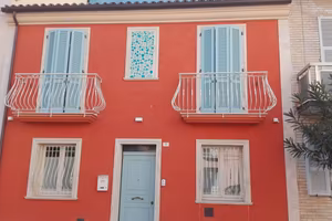 Casa singola, ben collegata a Fermo , in centro
