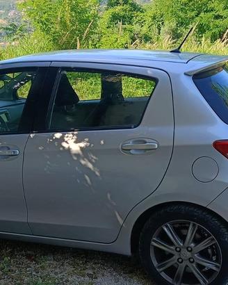 Yaris 1300 benzina