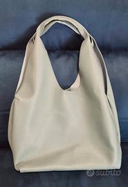 Ampia borsa tracolla celeste in pelle