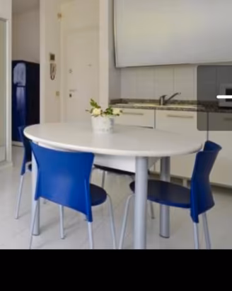 Tavolo da Pranzo + 6 Sedie