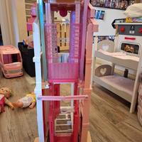 CASA DI BARBIE CON MOBILI