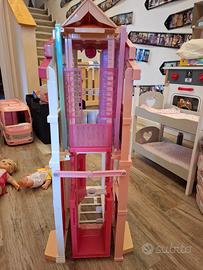 CASA DI BARBIE CON MOBILI