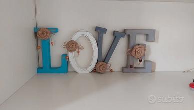 Scritta shabby LOVE in legno
