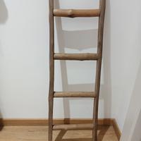 scala in legno decorativa 