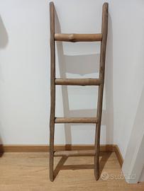 scala in legno decorativa 