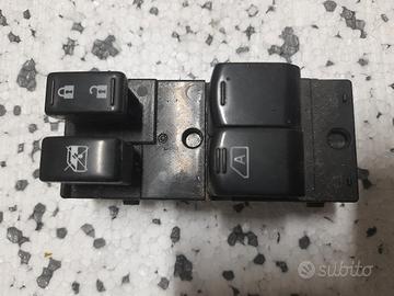 Pulsantiera alzacristalli Ant.sx Nissan Micra K13