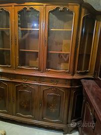 Credenza con vetrina a 6 ante in legno massello