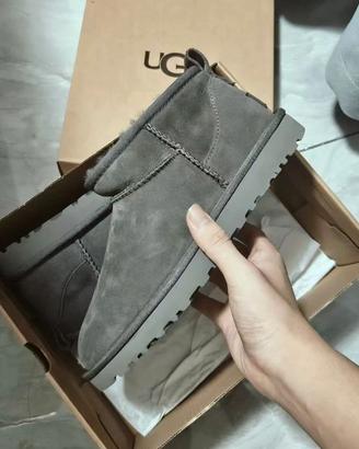 Stivali UGG Mini da donna grigi EU 37