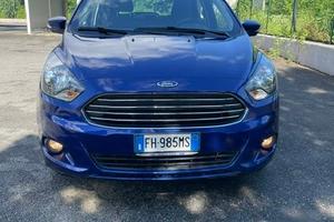 AUTO 5 PORTE COME NUOVA