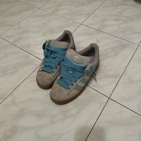 Adidas Campus grigie con lacci azzurri