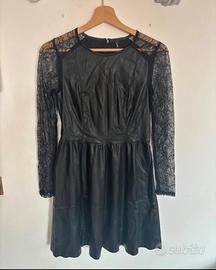 Vestito pelle con maniche in pizzo