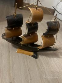 barca piccola fatta a mano