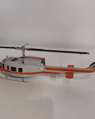 Piazzai Models Agusta Bell 212 in metallo