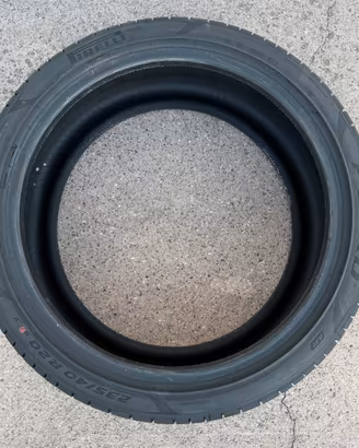 Pneumatici Pirelli PZero 235/40/20 (96v)