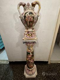 Colonna e coppa in ceramica Capodimonte
