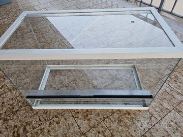 Terrario in vetro lesionato (da riparare)