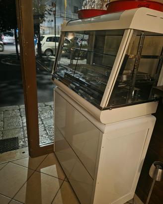vetrina a caldo 