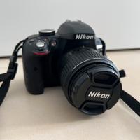 Nikon D3300 con obiettivo 18-55mm AF-S DX VR II