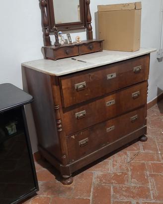 cassettoni/como' e comodini antichi