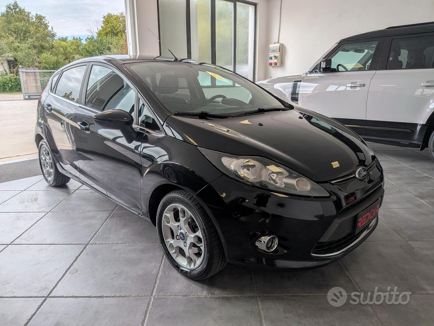 Ford Fiesta 2012 photo 2