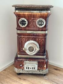 Stufa antica a legna Giacomo Pozzoli