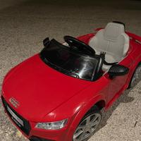 Macchina elettrica per bambini AUDI raidocomandata