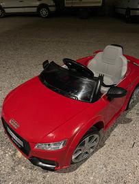 Macchina elettrica per bambini AUDI raidocomandata