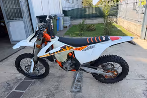 🏁 KTM 250 EXC-F 4T SIX DAYS – 2017 – 110 ORE