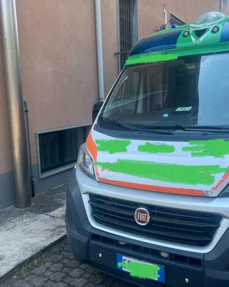fiat ducato ambulanza