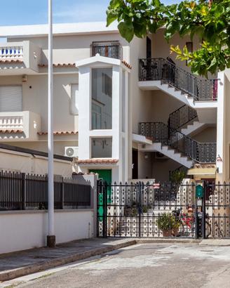 Inipendente vicino al mare su quattro livelli