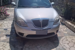 Lancia  Ypsilon