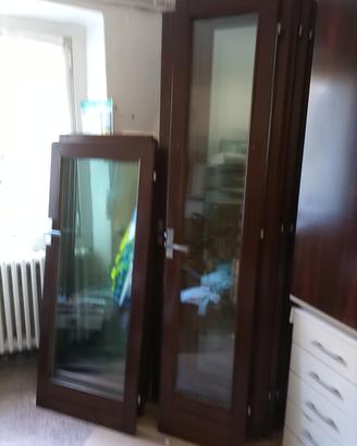 finestre in legno con doppio vetro 