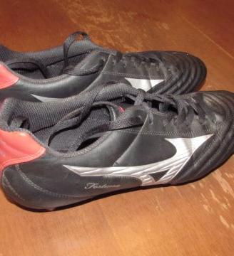 scarpe da calcio o da rugby