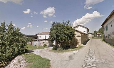 Immobile in asta di 315 m² con 4 locali a Isola d'