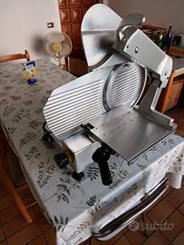 affettatrice verticale professionale noaw 