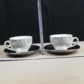 2 tazze da cappuccino con piattino color argento
