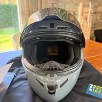 Casco nuovo per moto