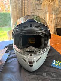 Casco nuovo per moto