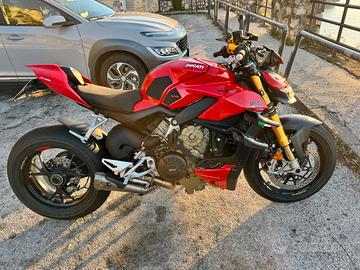 Ducati Streetfighter v4s con garanzia